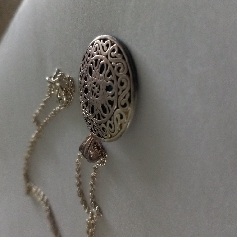 Vintage .925 Silver Flower of Life Pendant Engraved Script Necklace - Picture 10 of 11